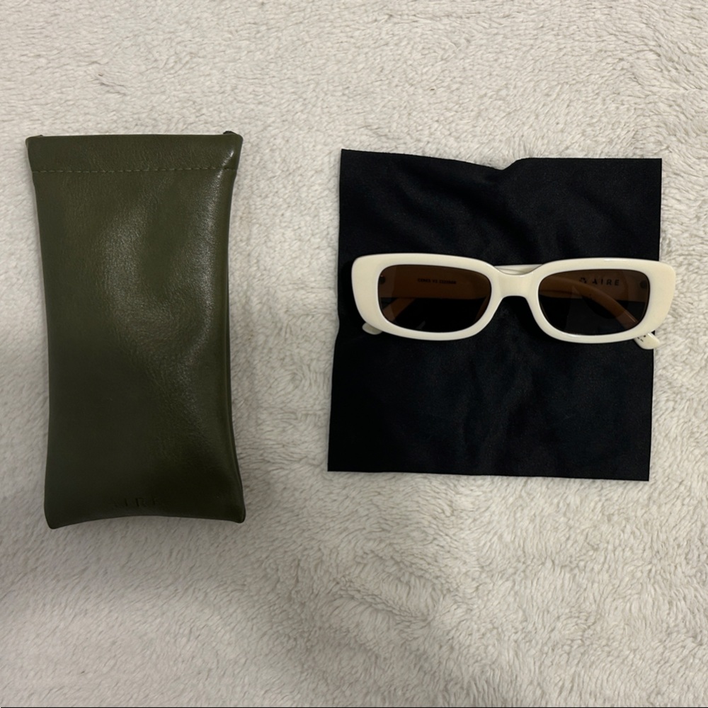 Chic Cream Rectangular Sunglasses